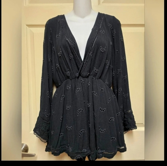 Lulus Moonlit Magic Black Embroidered Eyelet Long Sleeve Romper SzMed - Picture 10 of 12